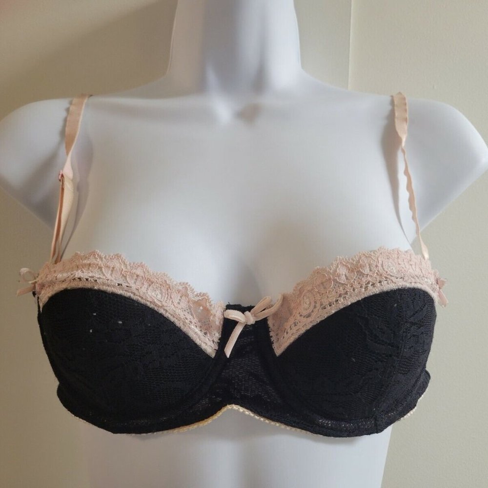 Frederick's of Hollywood Black Pink Lace Convertible Bra Removeable Straps Strap
